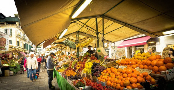 Le marché de fruits et légumes de Saint Quentin photo