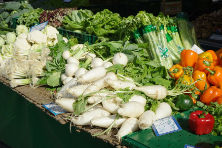 Un marché de fruits de légumes près de chez vous à Boulogne Billancou photo
