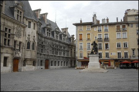 La Place Saint-André photo